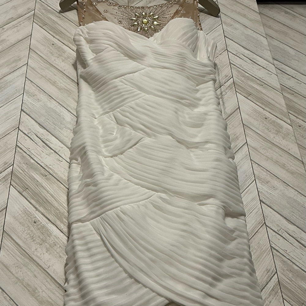 Chic Cream Pleated Wedding Dress